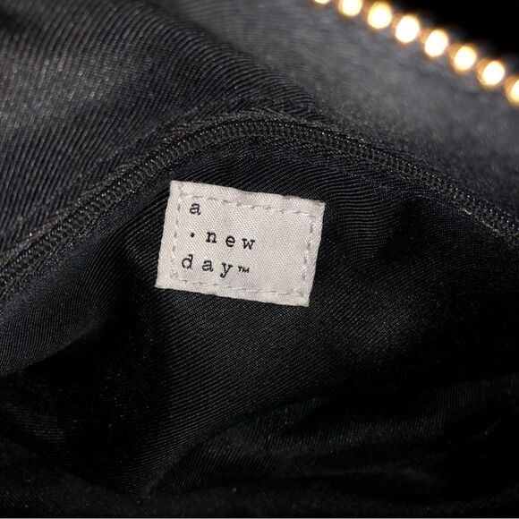 A New Day Small Tropical Purse - Picture 5 of 9